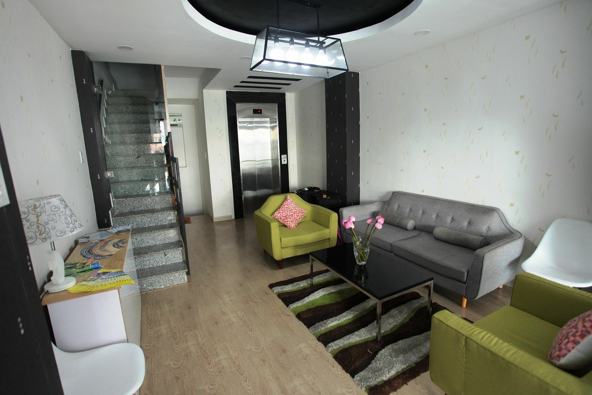 Diamond Apartment *